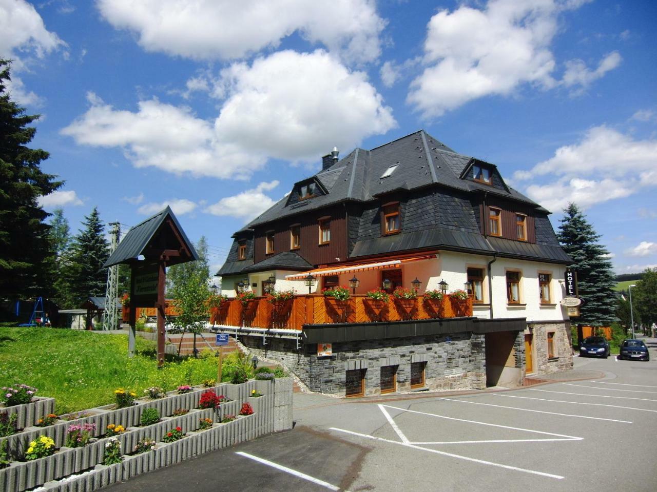 Hotel Vierenstrasse Neudorf  Exterior photo