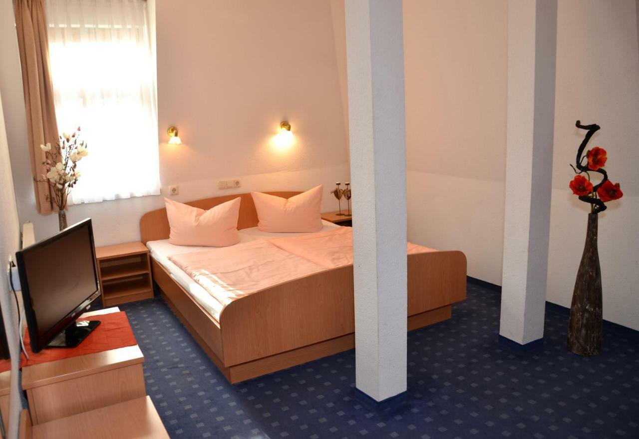 Hotel Vierenstrasse Neudorf  Exterior photo