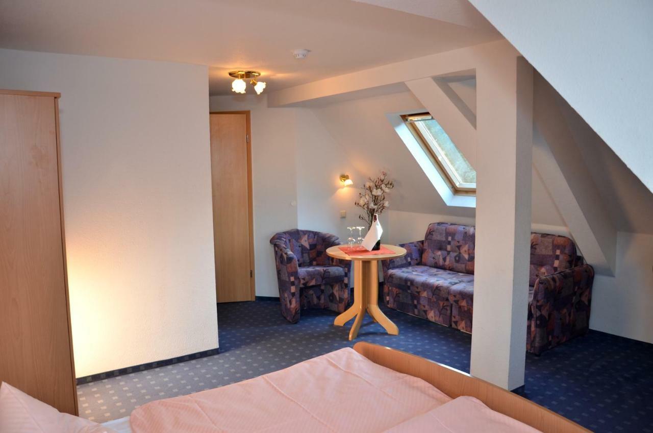 Hotel Vierenstrasse Neudorf  Exterior photo